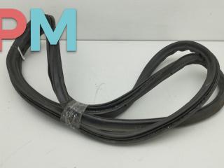 Уплотнитель крышки (двери) багажника Volkswagen Passat B6 2007, 2.0 л., дизель, АКПП, чёрный, универсал