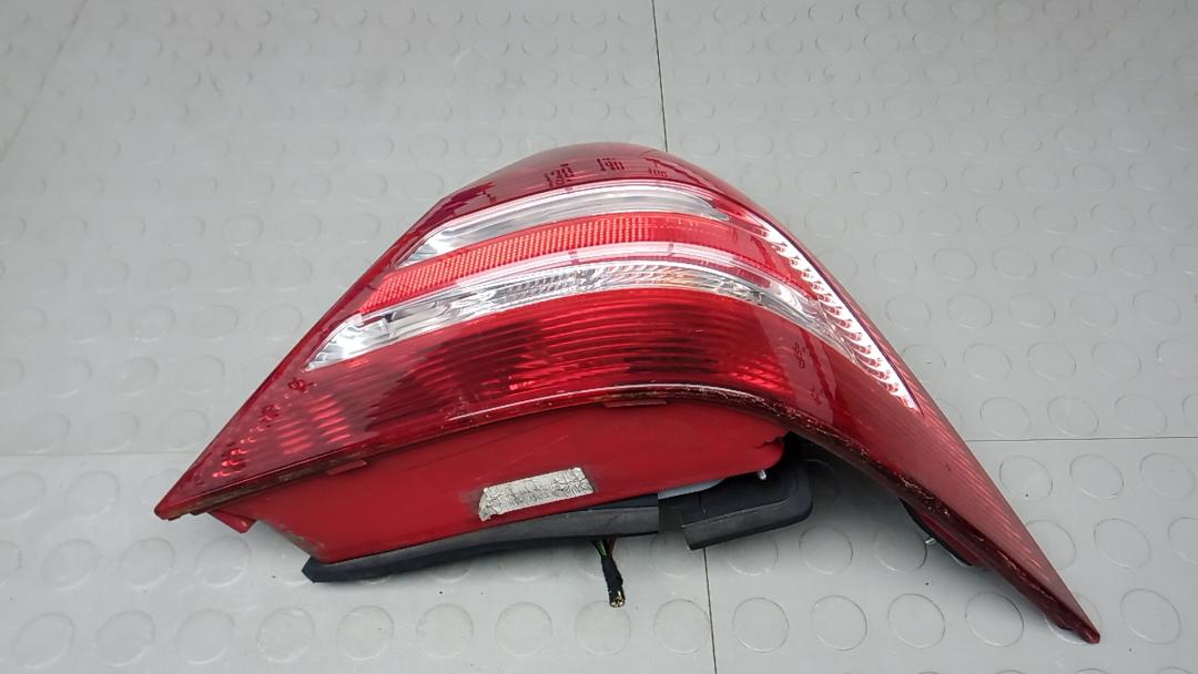 фонарь задний правый Mercedes-Benz C-Класс W204/S204 2006, 1.8 л., C200K, бензин, МКПП, седан - фото №1