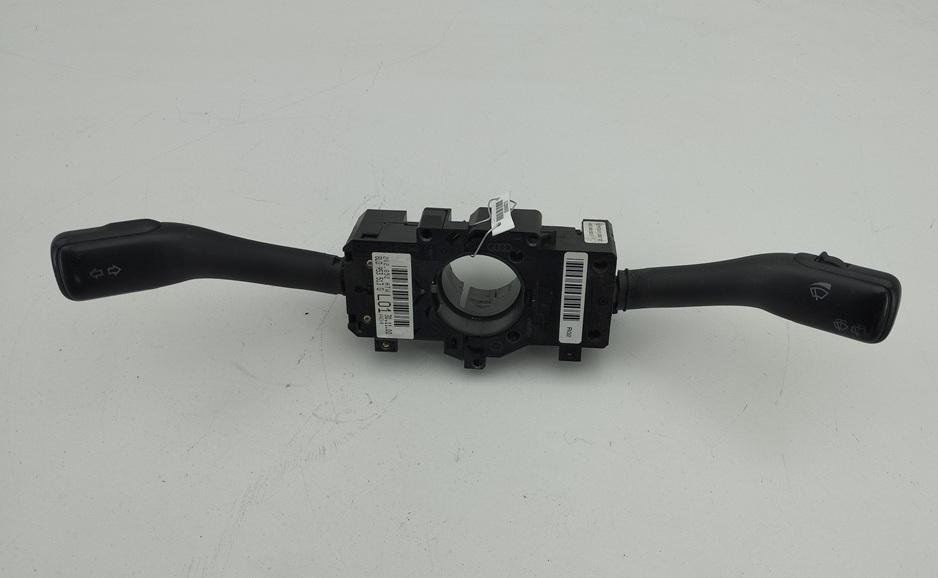 переключатель подрулевой Volkswagen Passat B5+ (GP) 2001, 2.0 л., бензин, МКПП, чёрный, универсал, 4B0953503