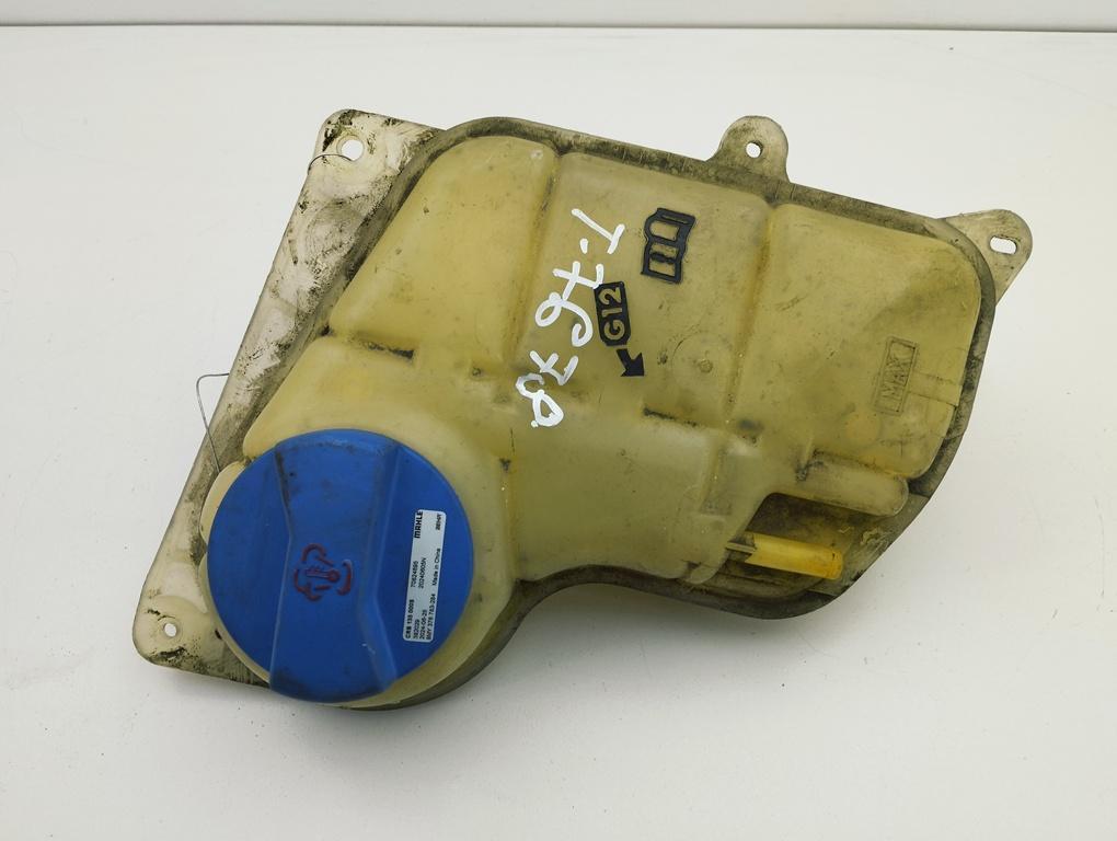 бачок расширительный Volkswagen Passat B5+ (GP) 2002, 1.9 л., дизель, 8D0121403L