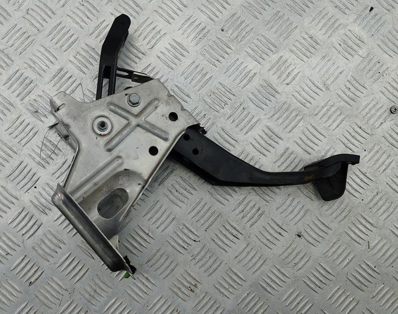 педаль тормоза Volkswagen Touran 2006, 2.0 л., дизель, МКПП, белый, минивэн, 1T1721057P