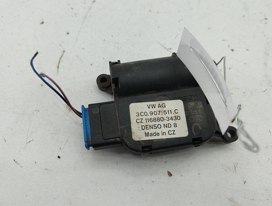 моторчик заслонки печки Volkswagen Passat B6 2006, 2.0 л., дизель, МКПП, чёрный, универсал, 3C0907511 - фото №1