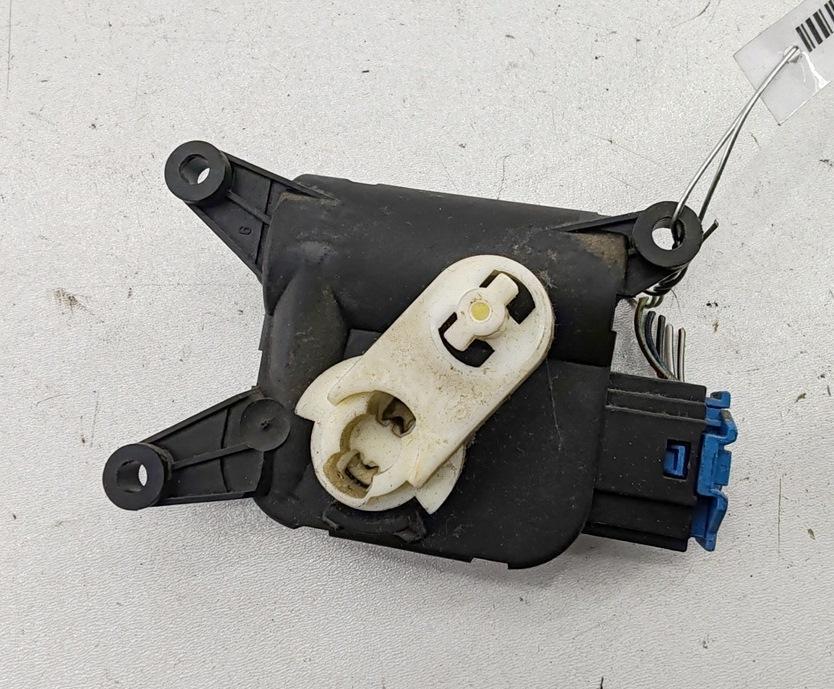 моторчик заслонки печки Volkswagen Passat B6 2006, 2.0 л., дизель, МКПП, чёрный, универсал, 3C1907511