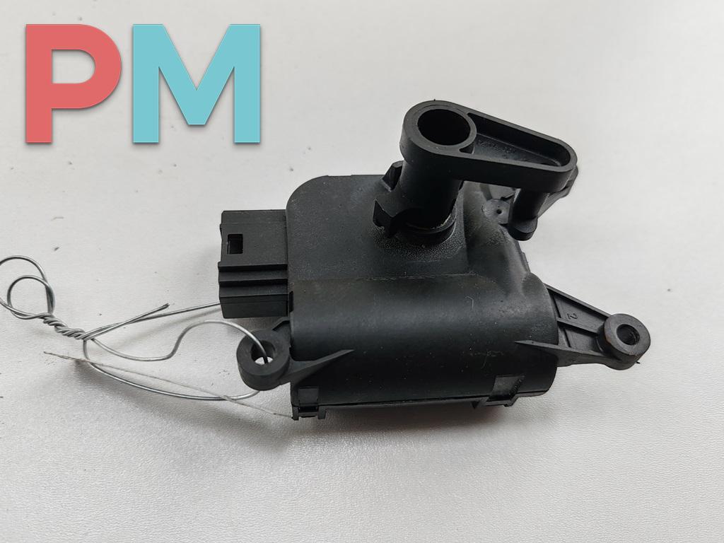 моторчик заслонки печки Volkswagen Passat B6 2007, 1.9 л., дизель, МКПП, чёрный, универсал, 3C0907511 - фото №1