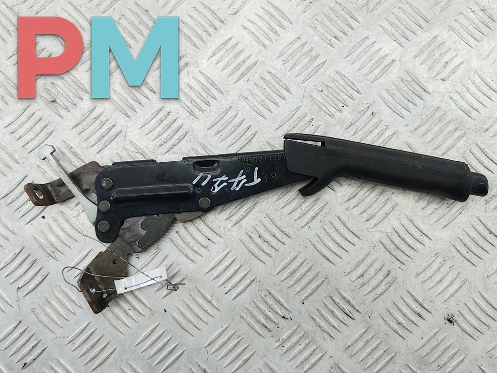 рычаг ручного тормоза (ручника) Volkswagen Passat B4 1995, 1.8 л., бензин, МКПП, красный, универсал, 191711307 - фото №1