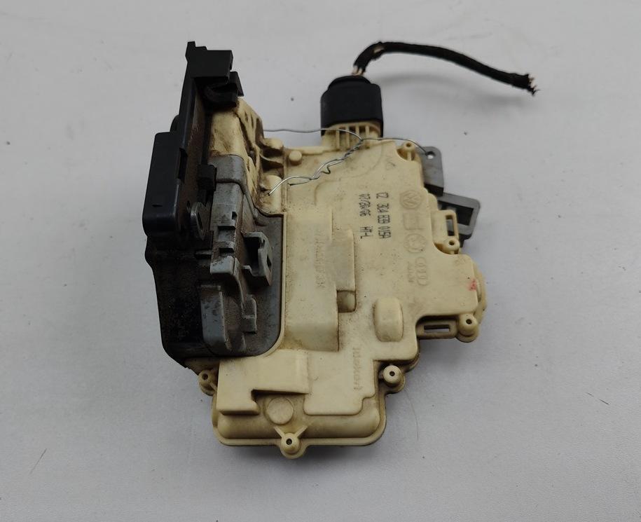замок двери задней левой Volkswagen Passat B6 2006, 2.0 л., дизель, МКПП, чёрный, универсал, 3C4839015A - фото №1