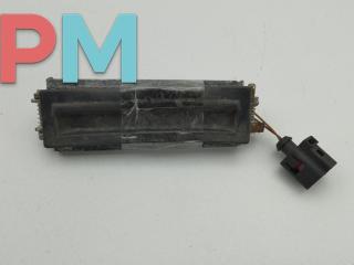 кнопка открытия багажника Volkswagen Passat B5 [рестайлинг] 2002, 1.9 л., дизель, МКПП, серый, универсал, 3B9827566D