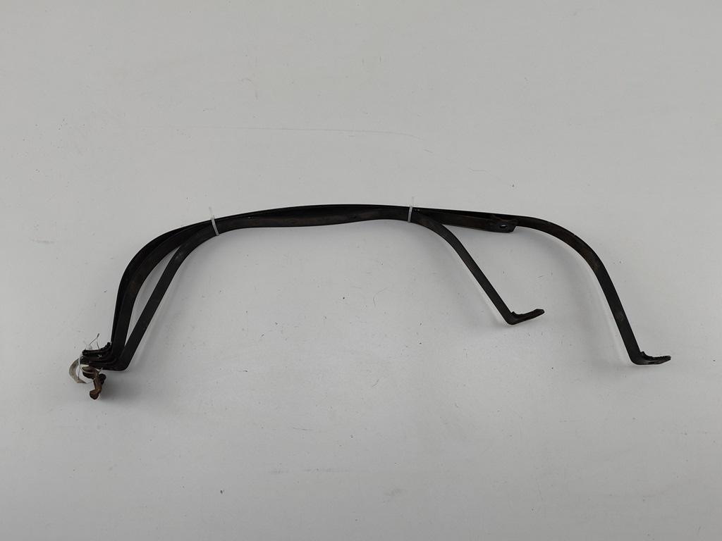 крепление бака топливного Volkswagen Passat B5 1997, 2.3 л., бензин, МКПП, зелёный, седан, 8E0201654M.8E0201653AA