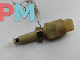 Датчик (включатель) стоп-сигнала Volkswagen Passat B5 1997, 2.3 л., бензин, МКПП, зелёный, седан, 4A0945515A