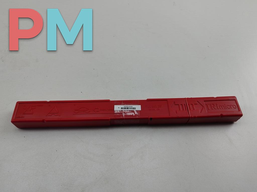 знак аварийной остановки Volkswagen Passat B6 2008, 2.0 л., дизель, МКПП, серый, универсал, 7L0860251 - фото №1