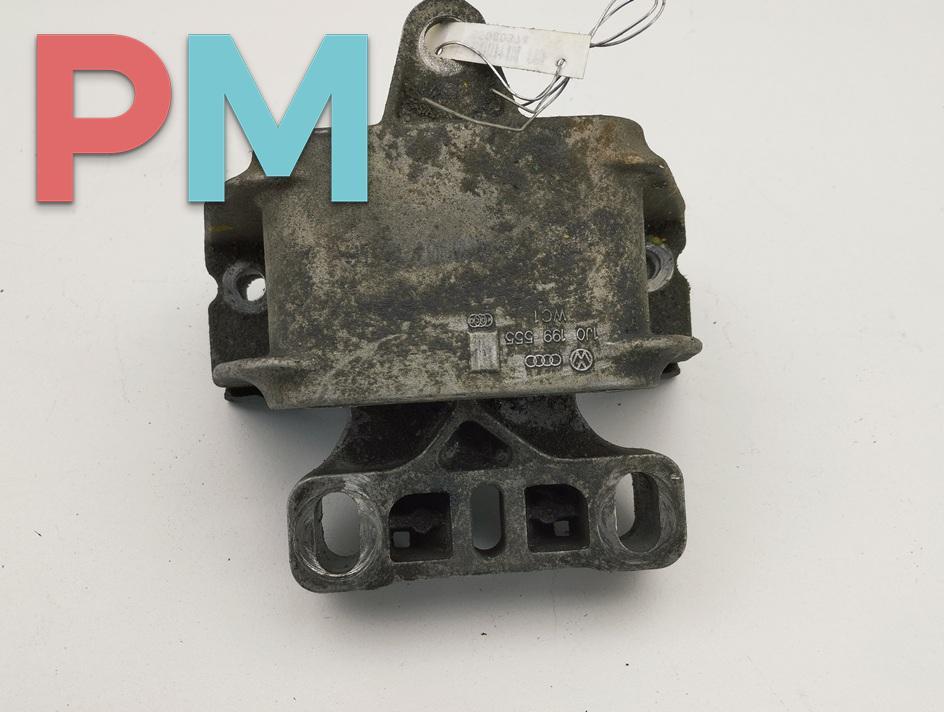 подушка крепления КПП Skoda Octavia mk1 (A4 1U) 2001, 2.0 л., бензин, МКПП, чёрный, универсал, 1J0199555 - фото №1