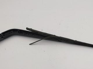Щеткодержатель (поводок стеклоочистителя) задний Mitsubishi Outlander 1 поколение 2004, 2.0 л., бензин, МКПП, чёрный, внедорожник 5 дв.
