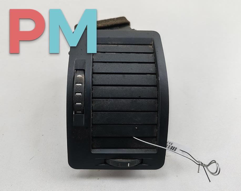 дефлектор обдува салона Skoda Octavia mk2 (A5 1Z) 2005, 1.9 л., дизель, МКПП, чёрный, универсал, 1Z0819702 - фото №1