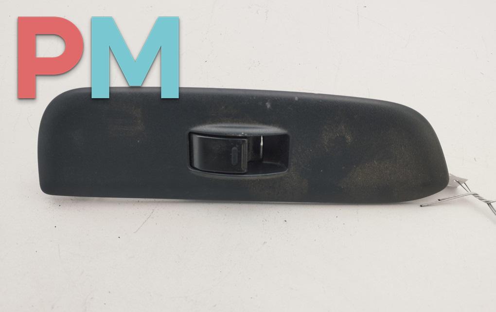 кнопка стеклоподъемника переднего правого Toyota RAV4 XA20 2005, 2.0 л., бензин, АКПП, серый, внедорожник 5 дв., 7423142140 - фото №1