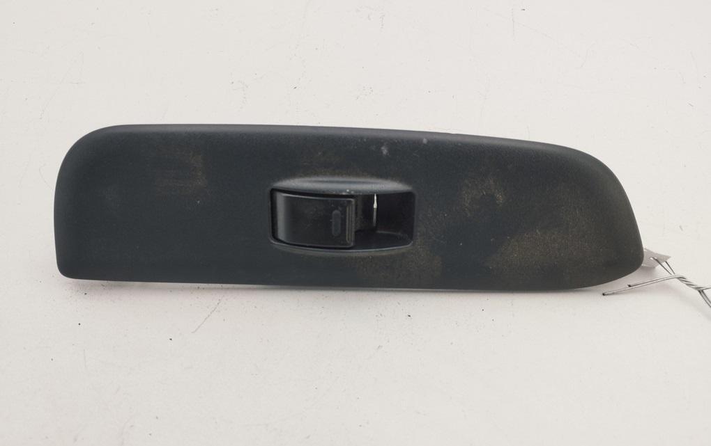 кнопка стеклоподъемника переднего правого Toyota RAV4 XA20 2005, 2.0 л., бензин, АКПП, серый, внедорожник 5 дв., 7423142140