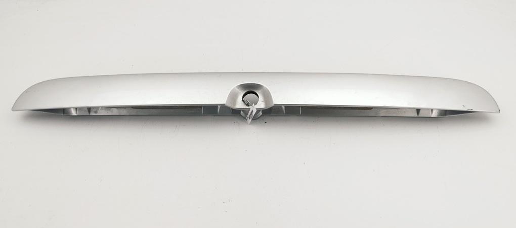 накладка подсветки номера Opel Zafira A 2004, 2.2 л., бензин, МКПП, серый, минивэн, 90579631