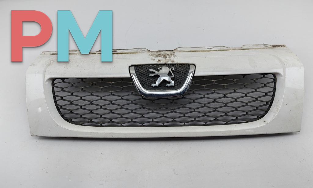 решетка радиатора Peugeot Boxer 3 поколение 2009, белый, микроавтобус, 308068070 - фото №1