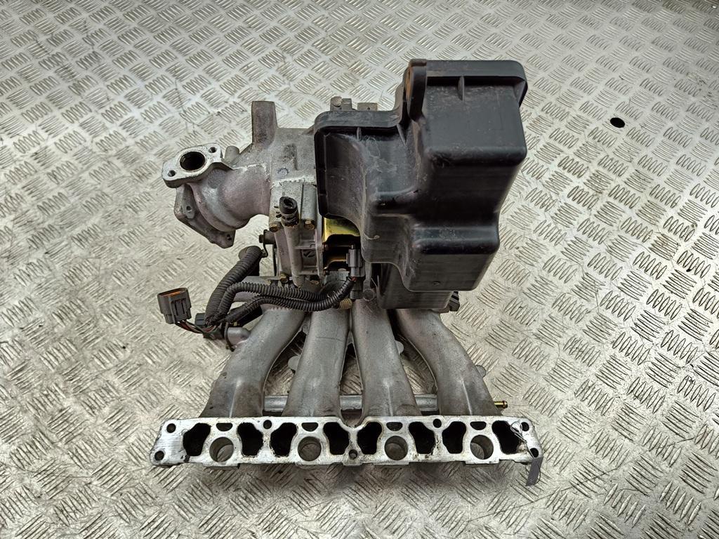 коллектор впускной Mitsubishi Carisma 1998, 1.8 л., бензин, седан