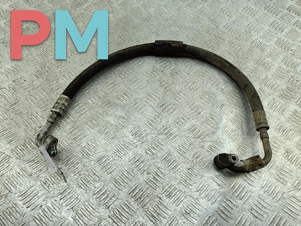 трубка кондиционера Mitsubishi Carisma 1 поколение 1998, 1.8 л., бензин, АКПП, зелёный, седан, MR360023 - фото №1