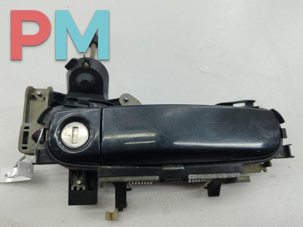 ручка наружная передняя левая Audi A4 B6 2004, 3.0 л., бензин, АКПП, чёрный, универсал - фото №1