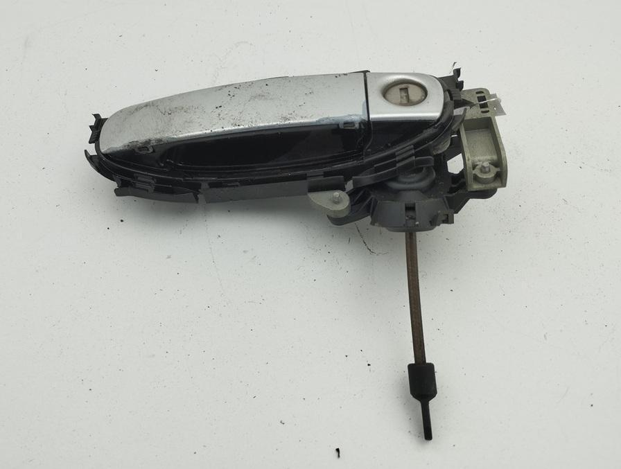 ручка наружная передняя левая Audi A4 B6 2001, 1.8 л., Ti, бензин, МКПП, серый, универсал - фото №1