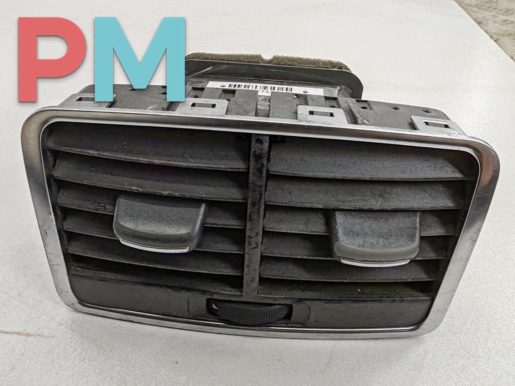 дефлектор обдува салона Audi A6 4F/C6 2004, 2.0 л., дизель, МКПП, чёрный, седан, 4F0819203B - фото №1