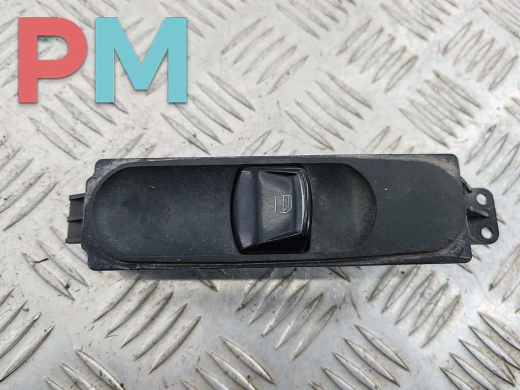 кнопка стеклоподъемника переднего правого Volkswagen Crafter 1 поколение 2007, 2.5 л., дизель, МКПП, белый, микроавтобус, 9065450913 - фото №1