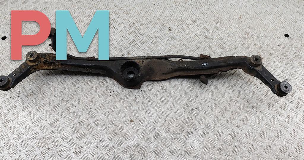 балка под радиатор Volkswagen Golf 3 поколение 1997, 1.4 л., бензин, МКПП, красный, хетчбэк 3 дв. - фото №1