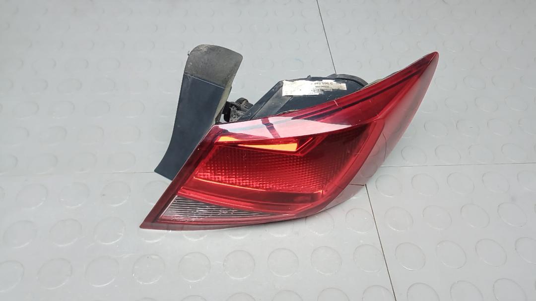 фонарь задний правый SEAT Leon 3 поколение 2013, 1.6 л., дизель, МКПП, хетчбэк 5 дв. - фото №1
