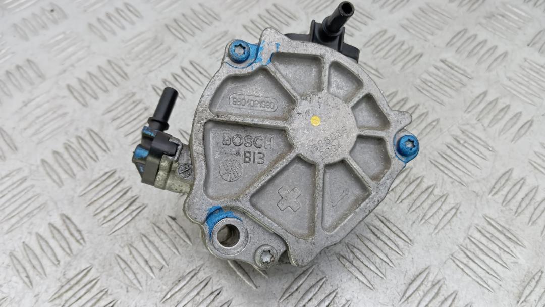 насос вакуумный Citroen C4 Cactus 2020, 1.5 л., дизель, МКПП, внедорожник 5 дв., 9804021880 - фото №1
