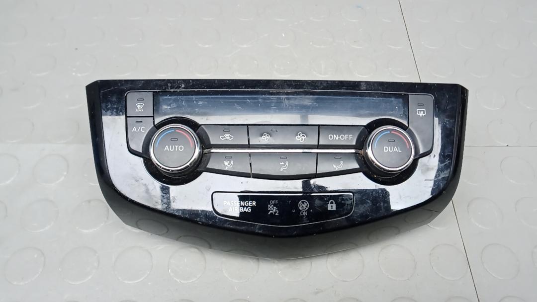 блок управления печки / климат-контроля Nissan X-Trail T32 2015, 1.6 л., дизель, МКПП, внедорожник 5 дв. - фото №1