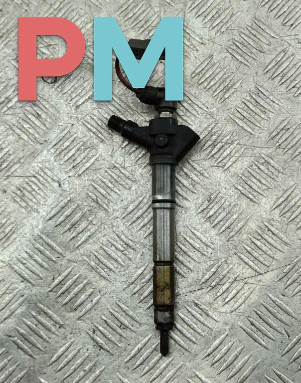 форсунка Toyota RAV4 XA30 2006, 2.2 л., дизель, МКПП, чёрный, внедорожник 5 дв., 2367026011 - фото №1