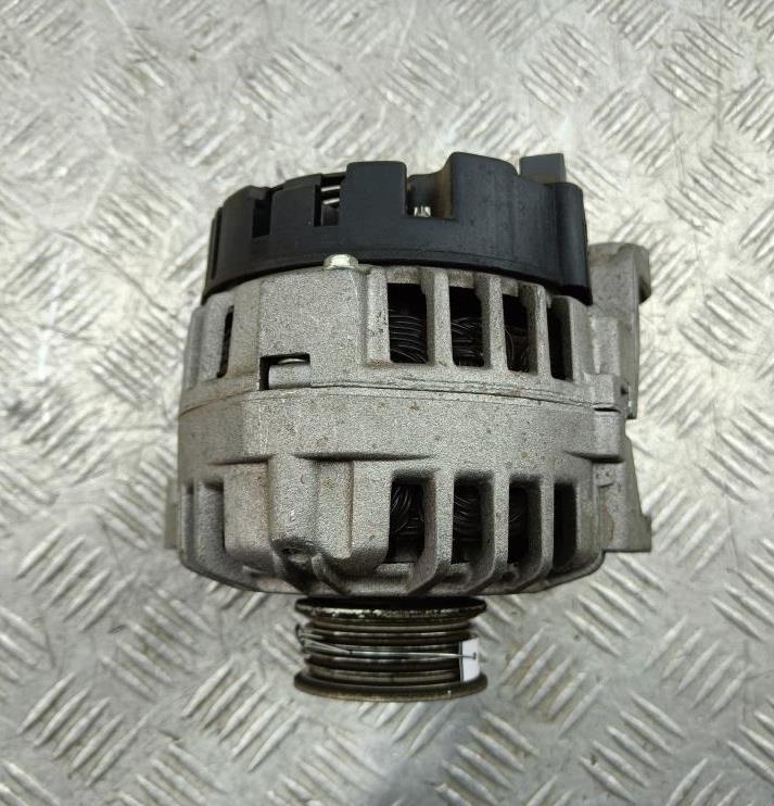 генератор Audi A4 B5 1999, 1.8 л., бензин, МКПП, красный, универсал, 211191902