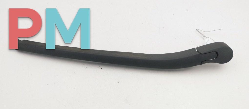 Щеткодержатель (поводок стеклоочистителя) задний BMW 5 серия E60/E61 2006, 2.5 л., бензин, АКПП, чёрный, универсал - фото №1