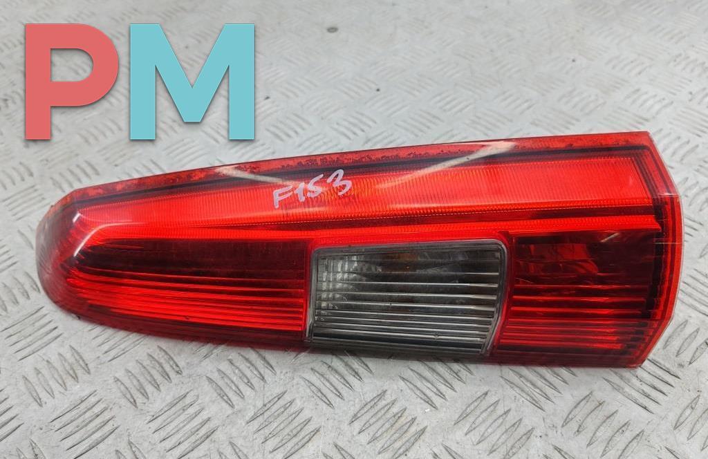 фонарь задний правый Volvo V70 2 поколение 2002, 2.4 л., дизель, АКПП, серый, универсал, 9154494 - фото №1