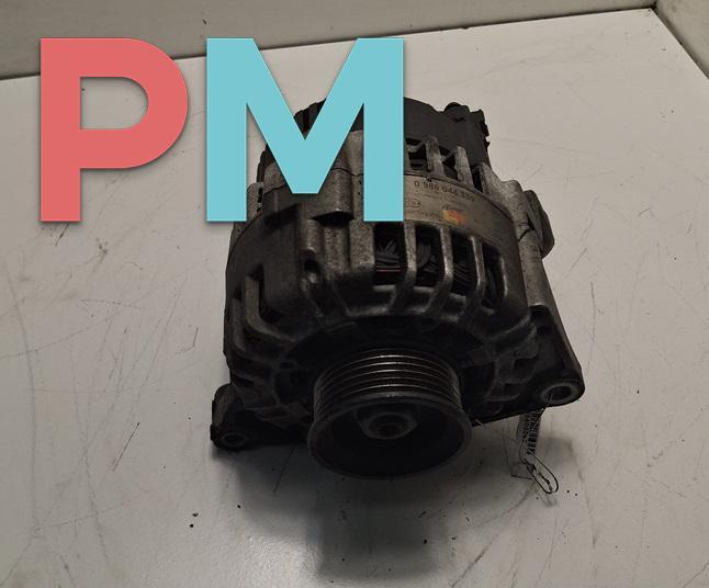 генератор Audi A6 4B/C5 1998, 2.4 л., бензин, АКПП, чёрный, универсал, 0986044330 - фото №1