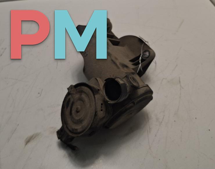 маслоотделитель (сапун) Volkswagen Caddy 3 поколение 2009, 1.4 л., бензин, МКПП, красный, фургон - фото №1