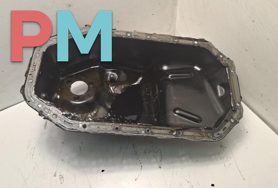 масляный поддон Volkswagen Caddy 3 поколение 2009, 1.4 л., бензин, МКПП, красный, фургон - фото №1