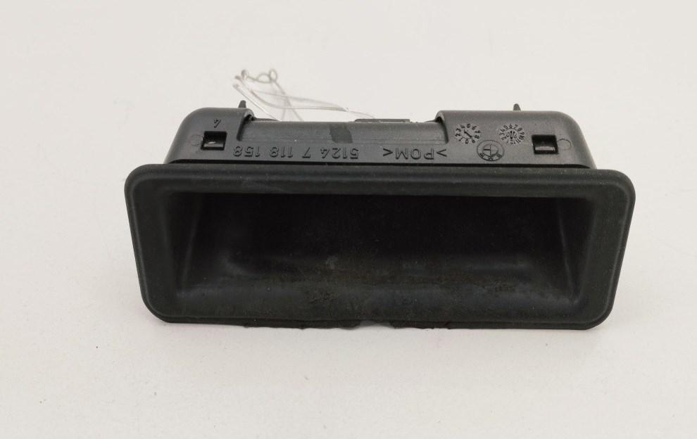 кнопка открытия багажника BMW 5 E60/E61 2006, 2.5 л., бензин, АКПП, чёрный, универсал, 7118158