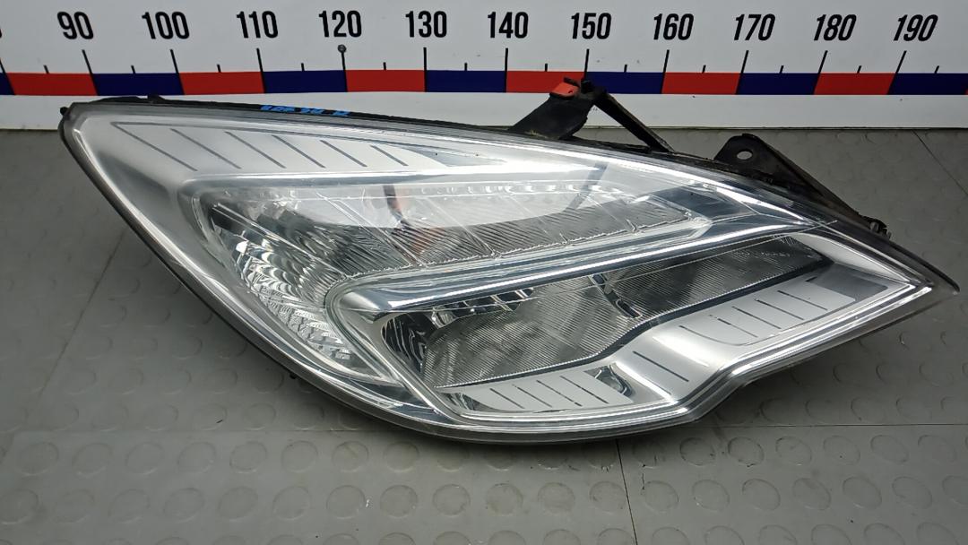 фара правая Opel Meriva 2 поколение (B) 2012, 1.4 л., бензин, МКПП, минивэн - фото №1