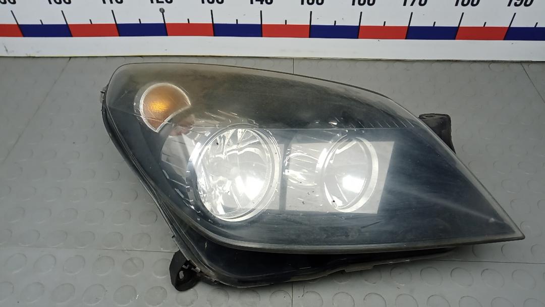 фара правая Opel Astra J 2010, 1.7 л., дизель, МКПП, хетчбэк 5 дв. - фото №1