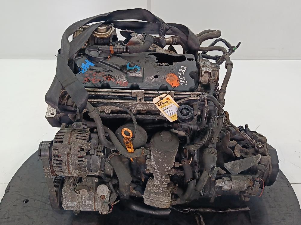 двигатель Volkswagen Polo 4 поколение 2004, цвет, AXR - фото №1