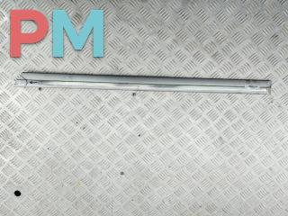 молдинг двери задней левой Volkswagen Phaeton 1 поколение 2005, 3.0 л., дизель, АКПП, серый, седан