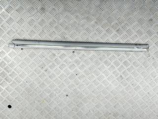молдинг двери задней левой Volkswagen Phaeton 1 поколение 2005, 3.0 л., дизель, АКПП, серый, седан