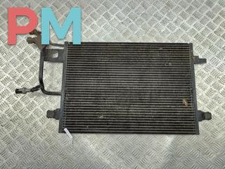 радиатор кондиционера Volkswagen Passat B5 1998, 1.8 л., бензин, МКПП, синий, универсал, 8D0260401E
