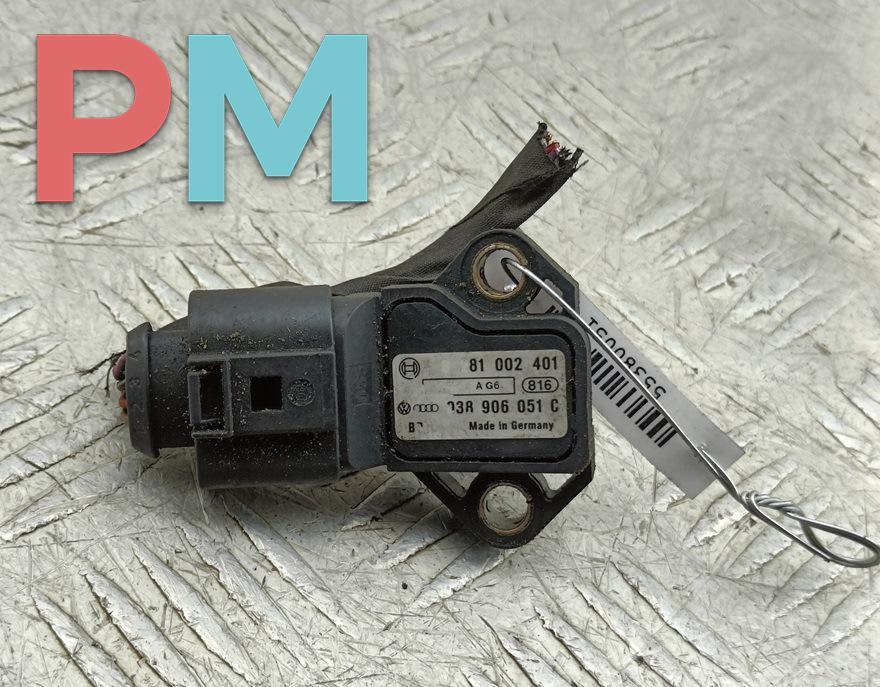датчик абсолютного давления Volkswagen Passat B6 2006, 2.0 л., дизель, МКПП, чёрный, универсал, 038906051C, 0281002401 - фото №1