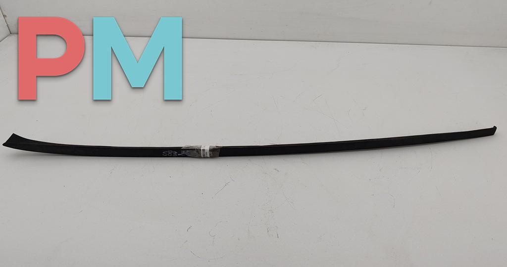 молдинг лобового стекла Volkswagen Passat B6 2009, 1.4 л., бензин, МКПП, чёрный, универсал, 3C0854327B - фото №1