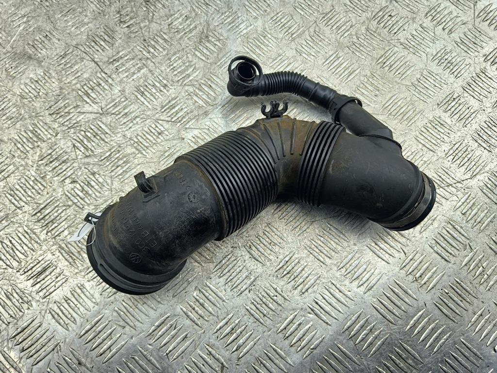 патрубок воздушного фильтра Volkswagen Passat B6 2008, 2.0 л., дизель, 3C0129654P