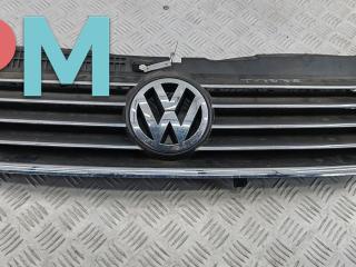 решетка радиатора Volkswagen Passat B5 [рестайлинг] 2002, серый, универсал, 3B0853651L