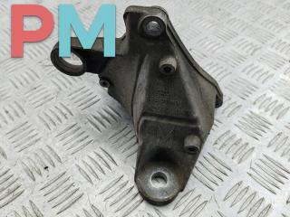 кронштейн КПП Volkswagen Passat B5 1997, 1.6 л., бензин, МКПП, зелёный, универсал, 8D0399114S